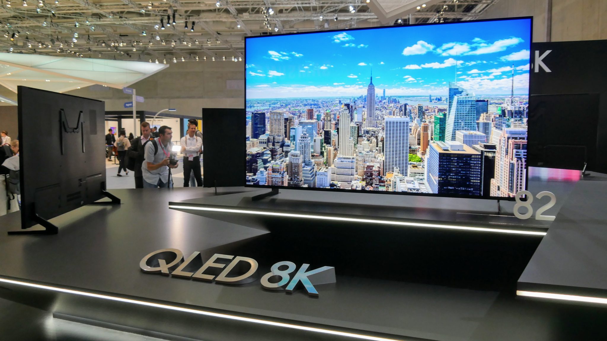 Samsung QLED 8k TV Samsung QLED 8k TV With UltraPremium Display
